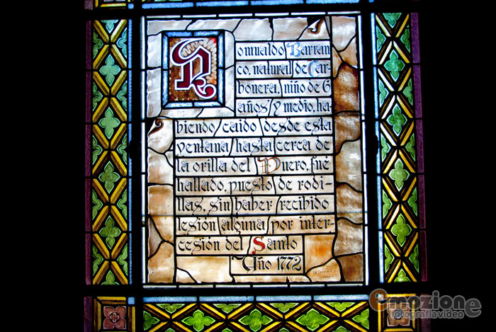 _dsc0156 curiosa leyenda ( Ermita de San Saturio, Soria )