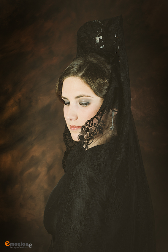 01 foto de mantilla española